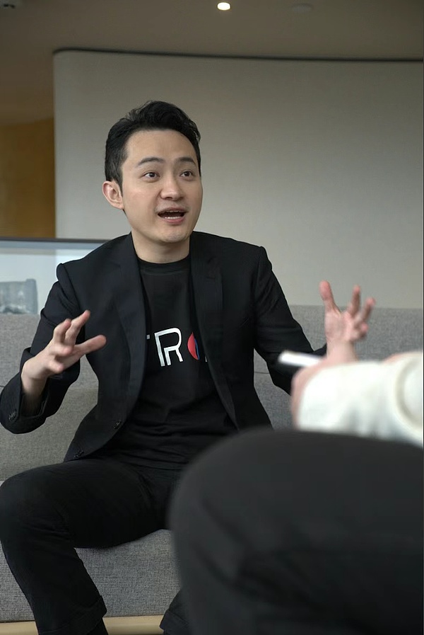 当你遇到MeMeCoin：一个毫不掩饰的纯粹模因币