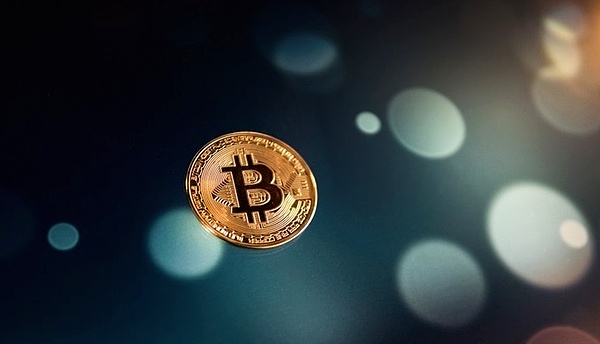 比特币技术进化史：从数字染色到智能合约的革命之路